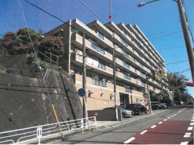 横浜市磯子区岡村三丁目６２４番地２の競売物件