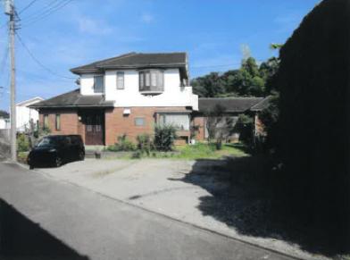 横浜市戸塚区名瀬町字平蔵谷
１９７６番１の競売物件