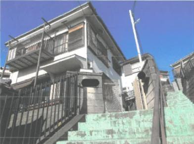 横浜市港南区大久保二丁目
３０５番３の競売物件