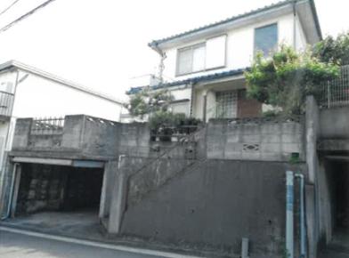 横浜市港南区笹下五丁目
３６１５番７の競売物件
