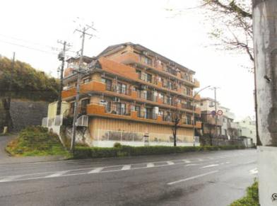 横浜市磯子区上中里町字向坂２９４番地３の競売物件