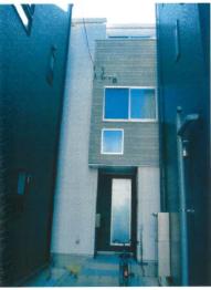 川崎市川崎区大島四丁目
１６番２３の競売物件