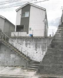 川崎市麻生区千代ケ丘八丁目
１５番２４の競売物件