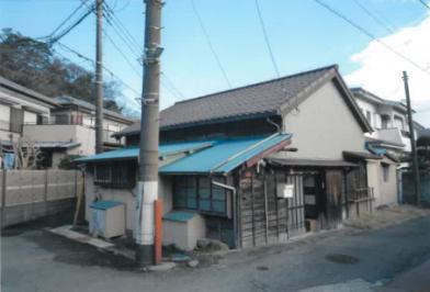 横須賀市久比里二丁目
３７０番１の競売物件