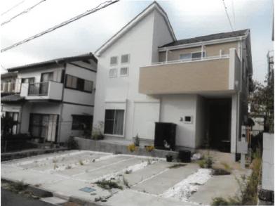 横須賀市ハイランド二丁目
１５６７番４１の競売物件