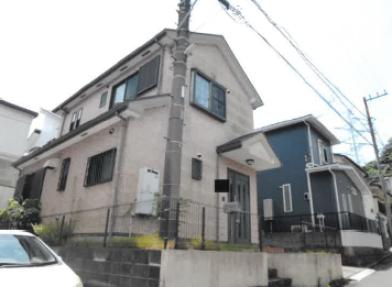 横須賀市粟田二丁目
１２３５番２６の競売物件