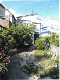 横須賀市粟田二丁目
１２６８番３３の競売物件