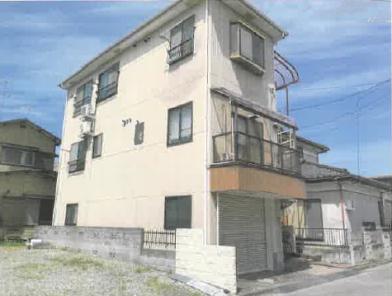 厚木市山際字上萩原
７４８番１７の競売物件