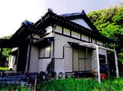 鴨川市江見青木字青木
２９９番の競売物件
