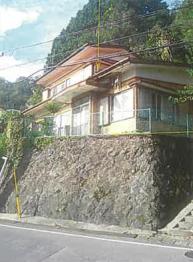 伊東市川奈字梨木洞
1401番6の競売物件