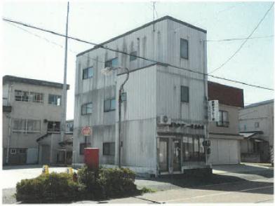 村上市坂町字前島
２４８８番８の競売物件