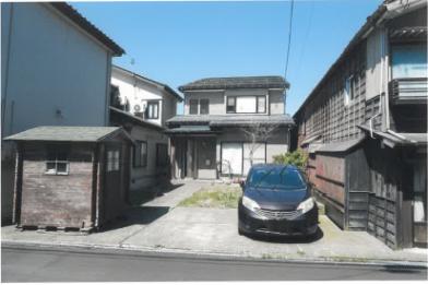 三島郡出雲崎町大字鳴滝町字鳴滝町
228番の競売物件