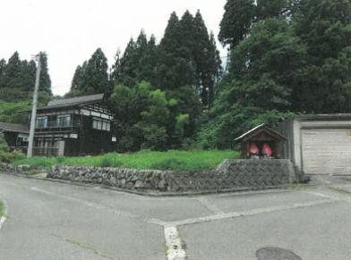 南魚沼郡湯沢町大字土樽字川原
２２１５番１の競売物件