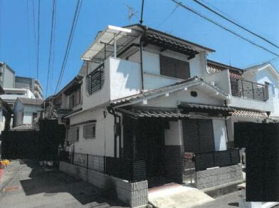 高槻市昭和台町一丁目
４４６番８の競売物件