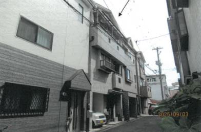 大阪市平野区長吉六反二丁目
３３２番３の競売物件