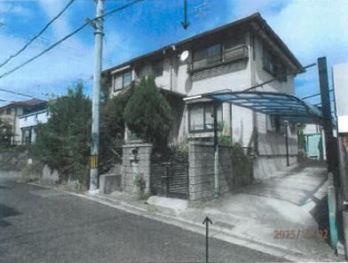 南河内郡河南町さくら坂一丁目
８番１０の競売物件