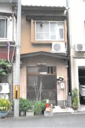 京都市上京区中町通丸太町下る駒之町
５５２番の競売物件