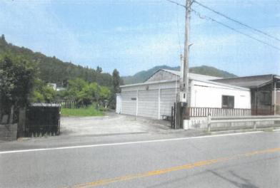 京都市右京区京北周山町泓
26番10の競売物件