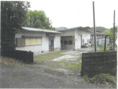 亀岡市宮前町神前平見
３６番３の競売物件