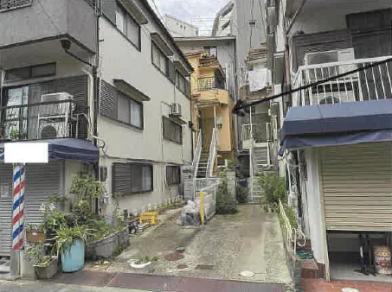 西宮市甲陽園本庄町
１８番８の競売物件