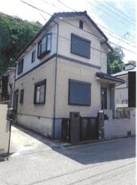 川西市清流台
３０番８３の競売物件