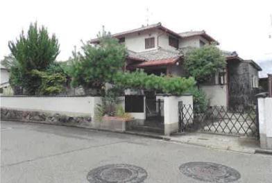 川辺郡猪名川町伏見台二丁目
２番２の競売物件