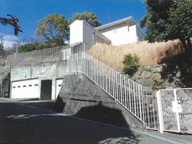 西宮市苦楽園一番町
５６番４の競売物件