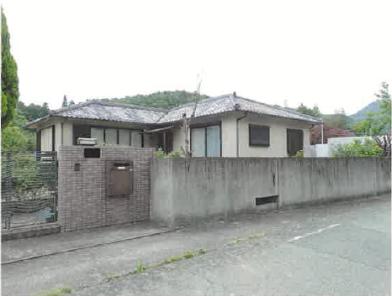 川辺郡猪名川町槻並字久保ノ奥
８番の競売物件