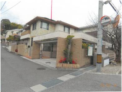 奈良市法蓮佐保山一丁目
99番32の競売物件