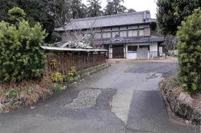 新城市八名井字上ミ屋敷
２６番２の競売物件
