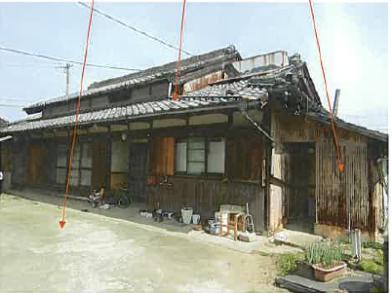 津市戸木町字桃里
２０６４番の競売物件