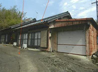津市大里山室町字西川原
2390番の競売物件