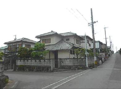 名張市桔梗が丘二番町五街区
122番の競売物件