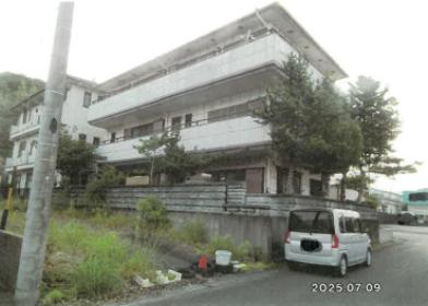 志摩市磯部町迫間字穂落前
１８５１番４の競売物件