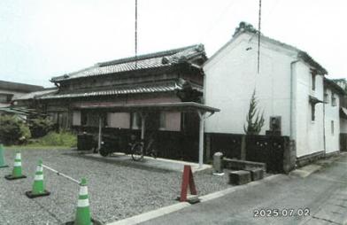 伊勢市有滝町字大里
１９７５番の競売物件