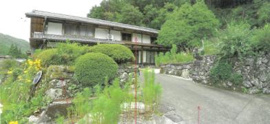 郡上市八幡町有穂字上谷津
１３４９番の競売物件