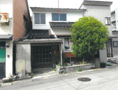 富山市館出町一丁目
８番２の競売物件