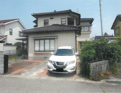 富山市下大久保字四番割
１４６２番１１の競売物件