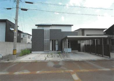 高岡市志貴野しらとり台
１０５番の競売物件