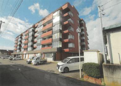 高岡市新成町　１１番地１の競売物件