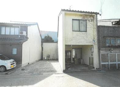 氷見市南大町
１１番の競売物件