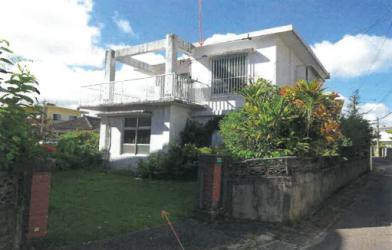 名護市東江三丁目
１６９番の競売物件