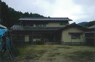 鶴岡市戸沢字滝野本
６４番の競売物件