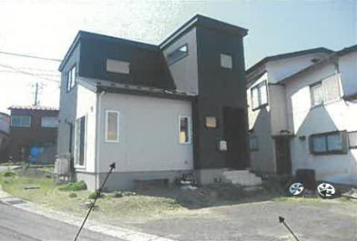 秋田市新屋比内町
４４０番１８の競売物件