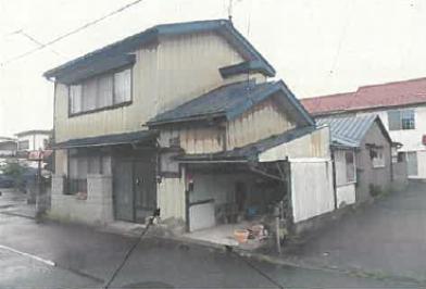 秋田市土崎港中央五丁目
４１３番の競売物件