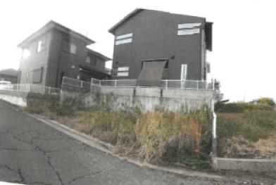 高松市川島東町字池ノ山
１３４２番３の競売物件