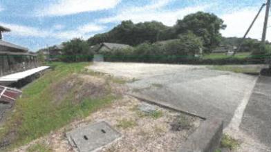 丸亀市綾歌町栗熊東字蓮池
７９９番１の競売物件