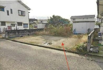 松山市小栗六丁目
１６３番１６の競売物件